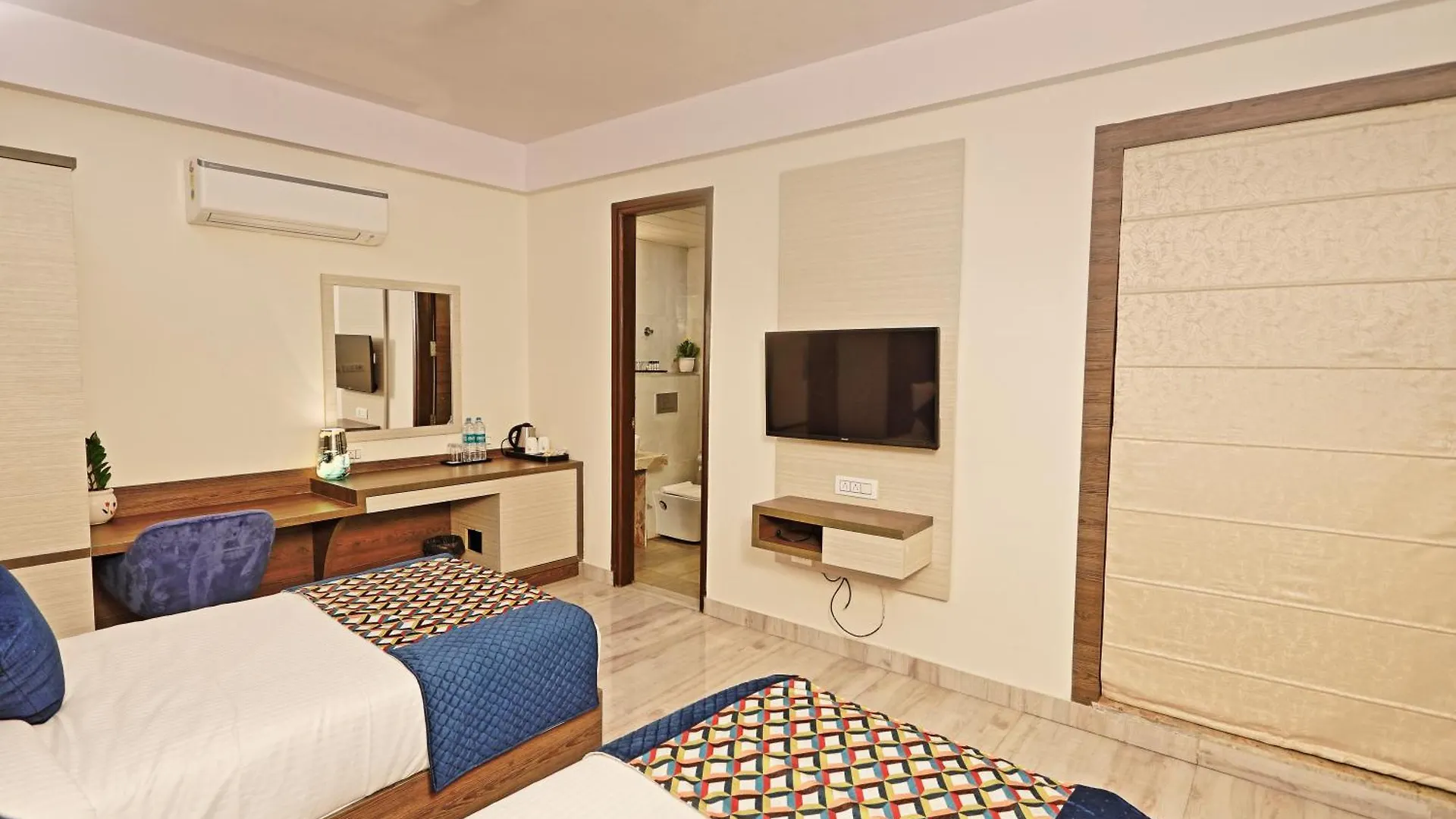 Hotel Cardinal Oxmo Delhi Airport نيودلهي 3*,