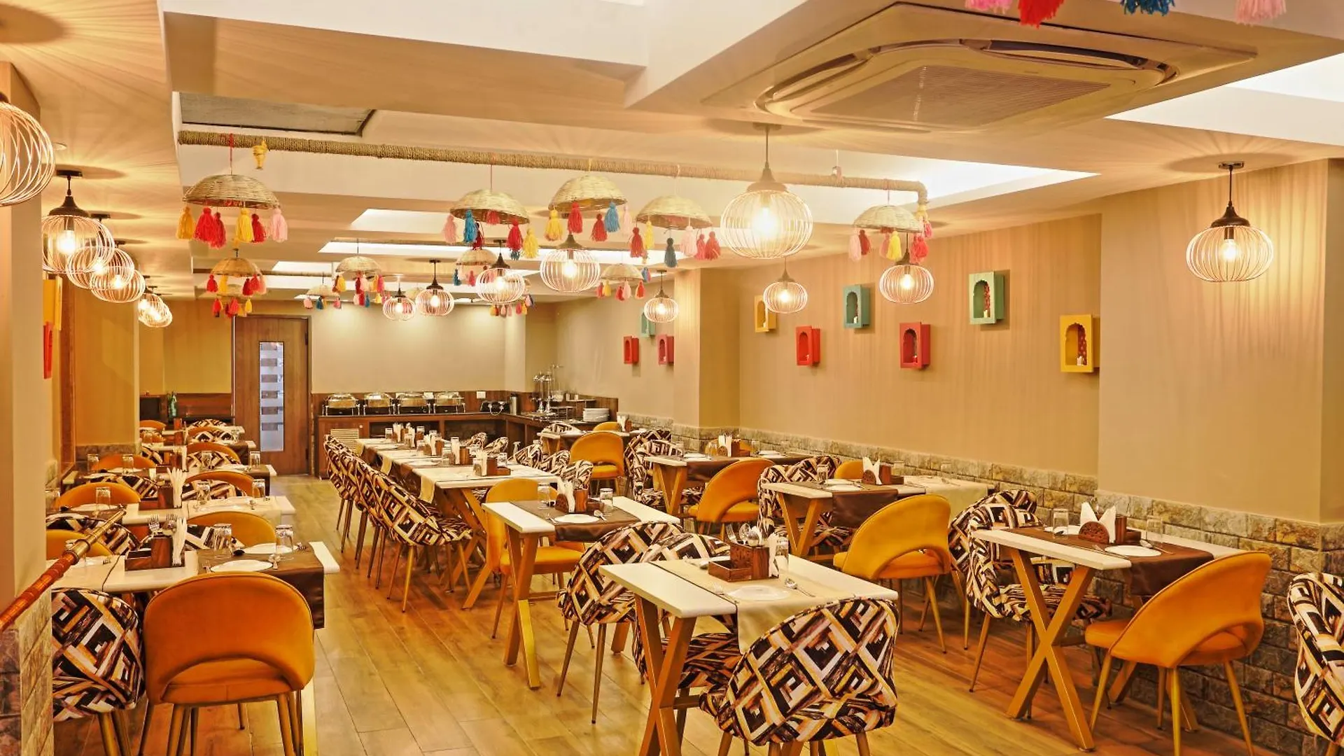 Hotel Cardinal Oxmo Delhi Airport نيودلهي 3*,