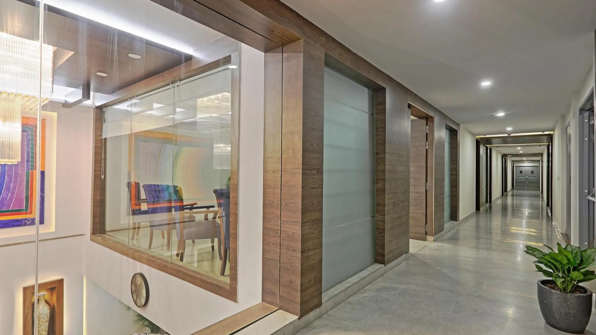 ***  Hotel Cardinal Oxmo Delhi Airport نيودلهي الهند