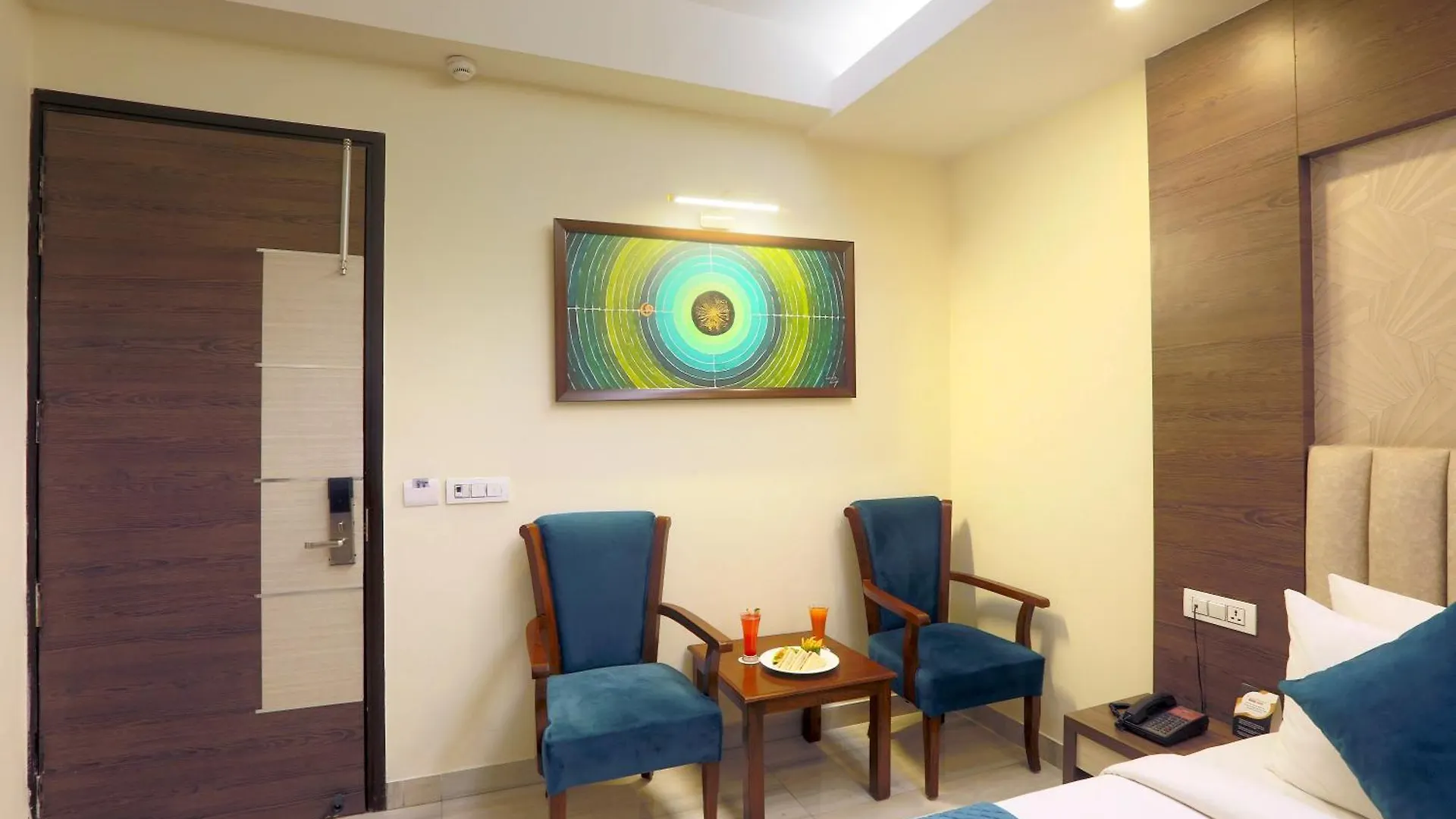 ***  Hotel Cardinal Oxmo Delhi Airport نيودلهي الهند