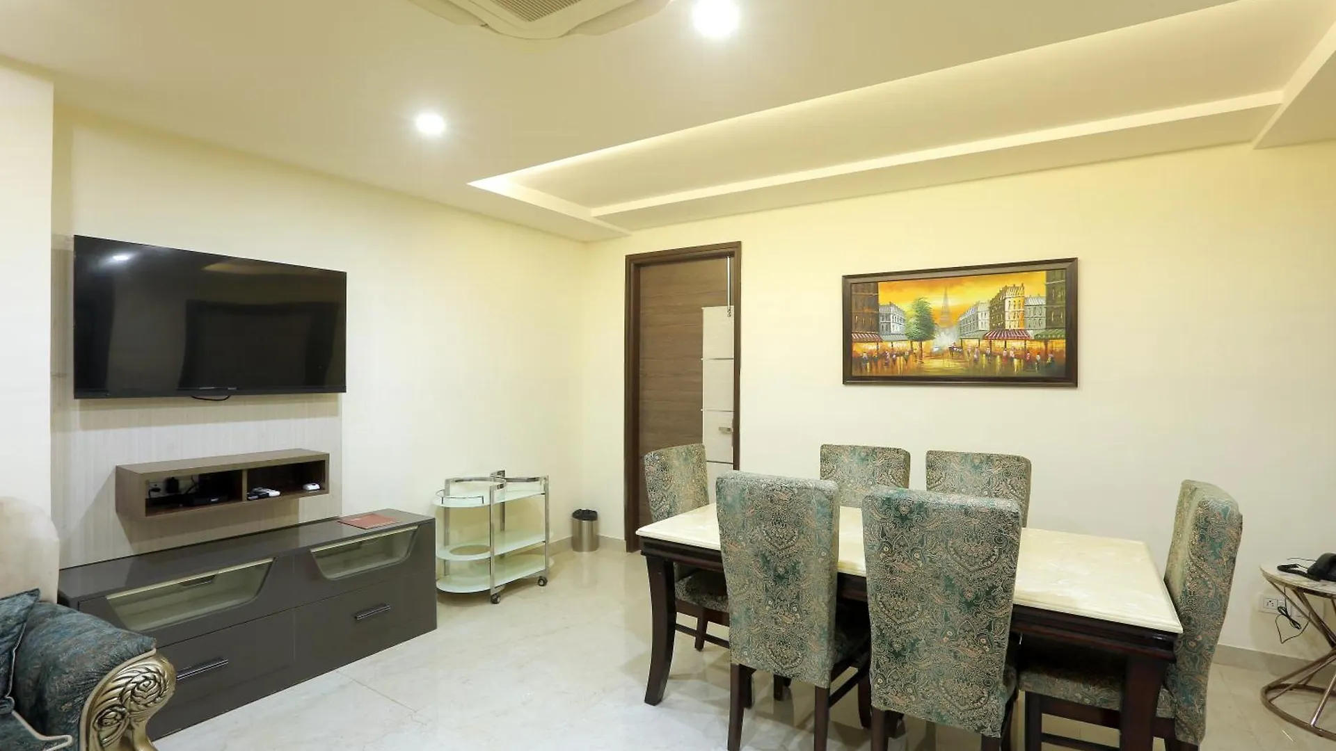 Hotel Cardinal Oxmo Delhi Airport نيودلهي