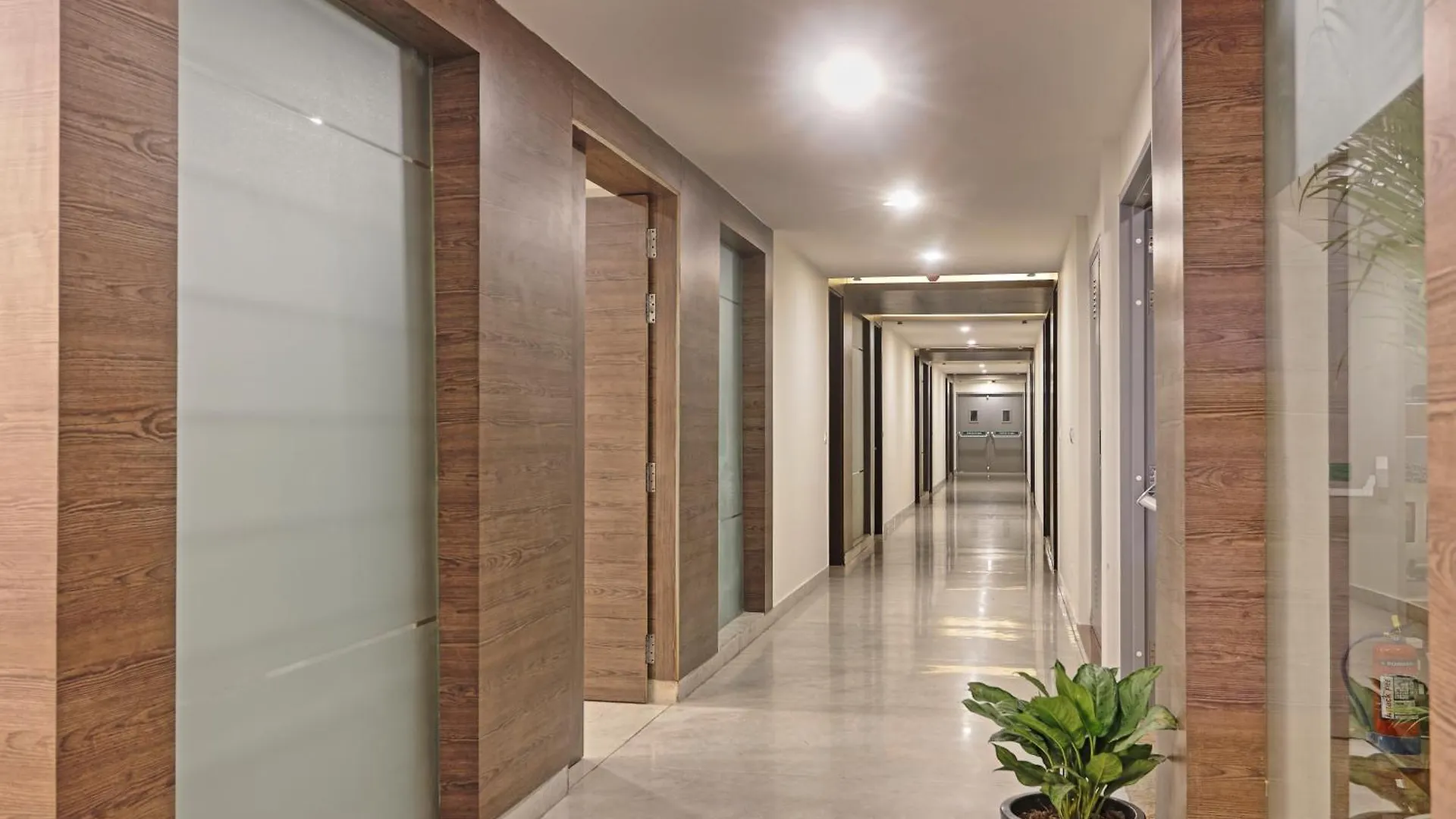 Hotel Cardinal Oxmo Delhi Airport New Delhi