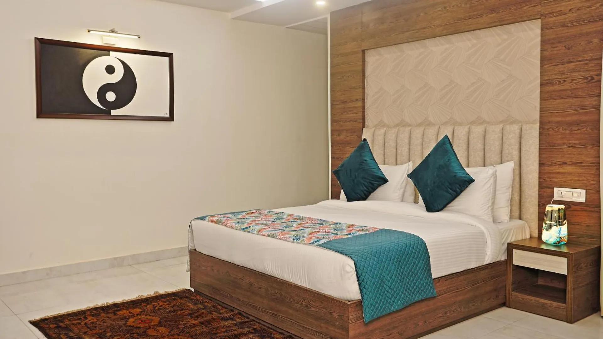 Hotel Cardinal Oxmo Delhi Airport New Delhi