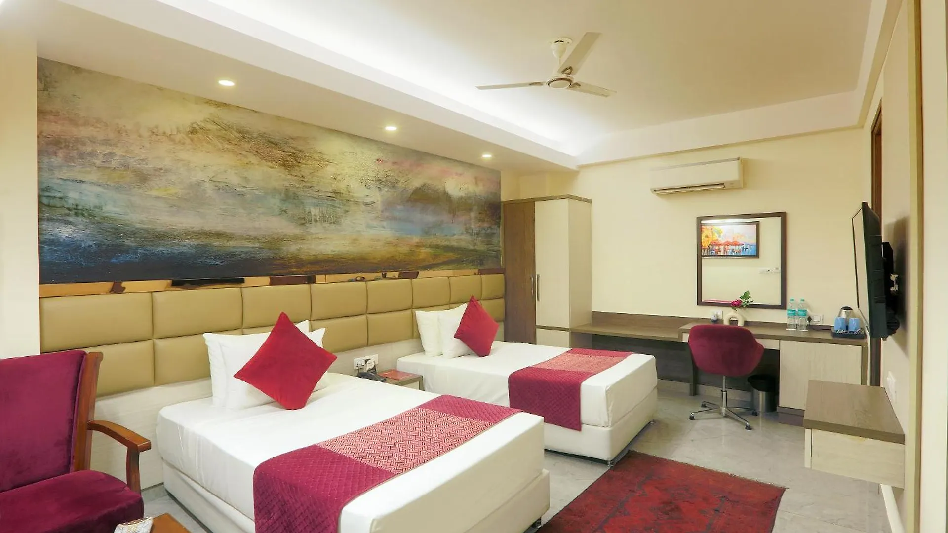 Hotel Cardinal Oxmo Delhi Airport New Delhi 3*,