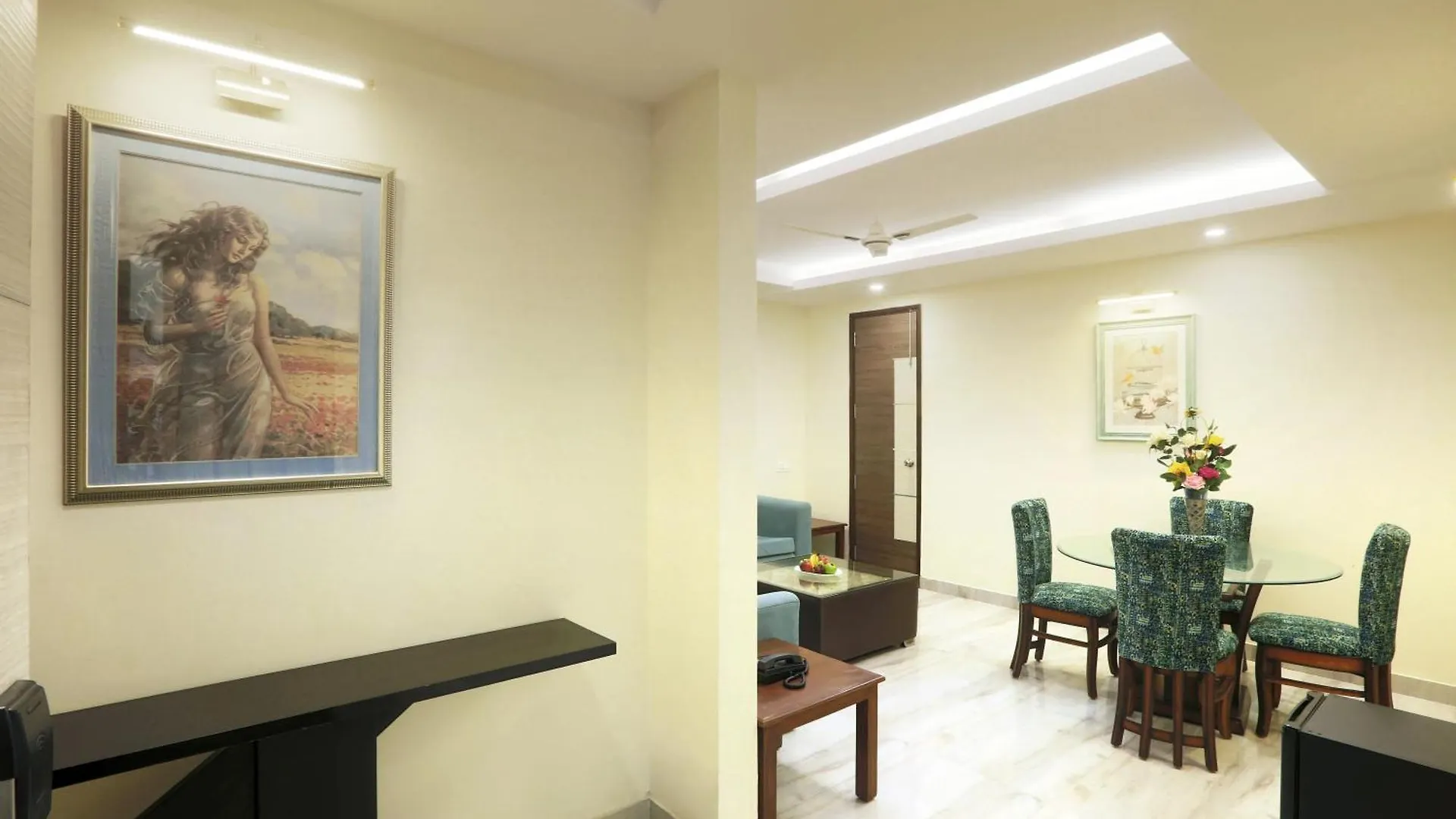Hotel Cardinal Oxmo Delhi Airport New Delhi
