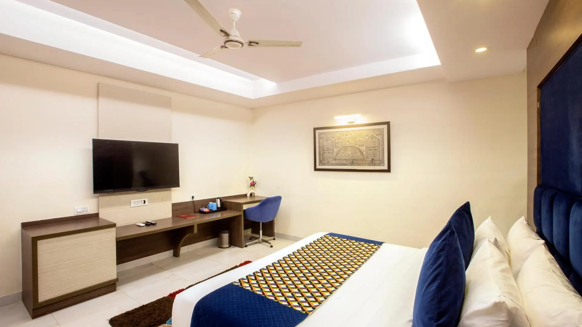 Hotel Cardinal Oxmo Delhi Airport New Delhi